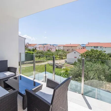 Apartamento Aliara Pool Vodice