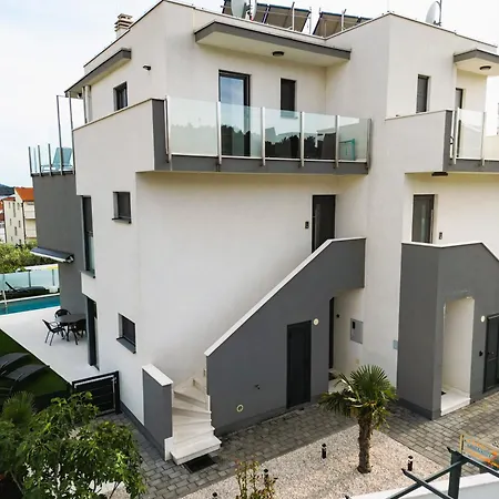 Apartment Aliara Pool