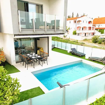 Aliara Pool Apartment Vodice